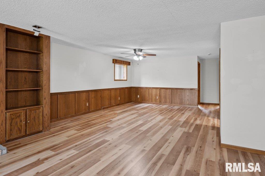 Listing images