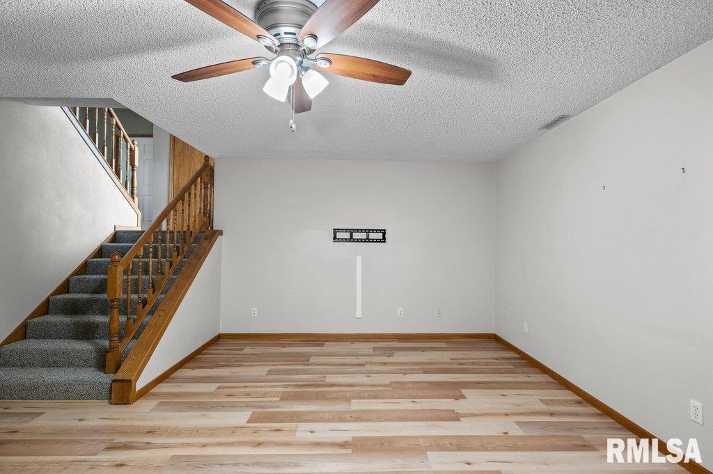 Listing images