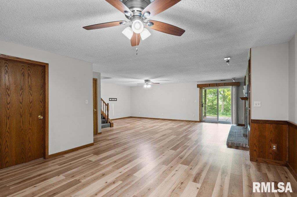Listing images