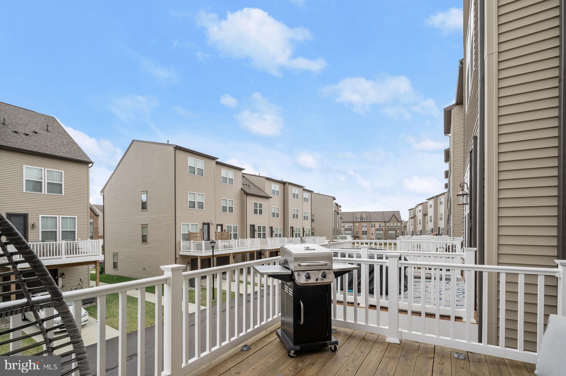 Listing images