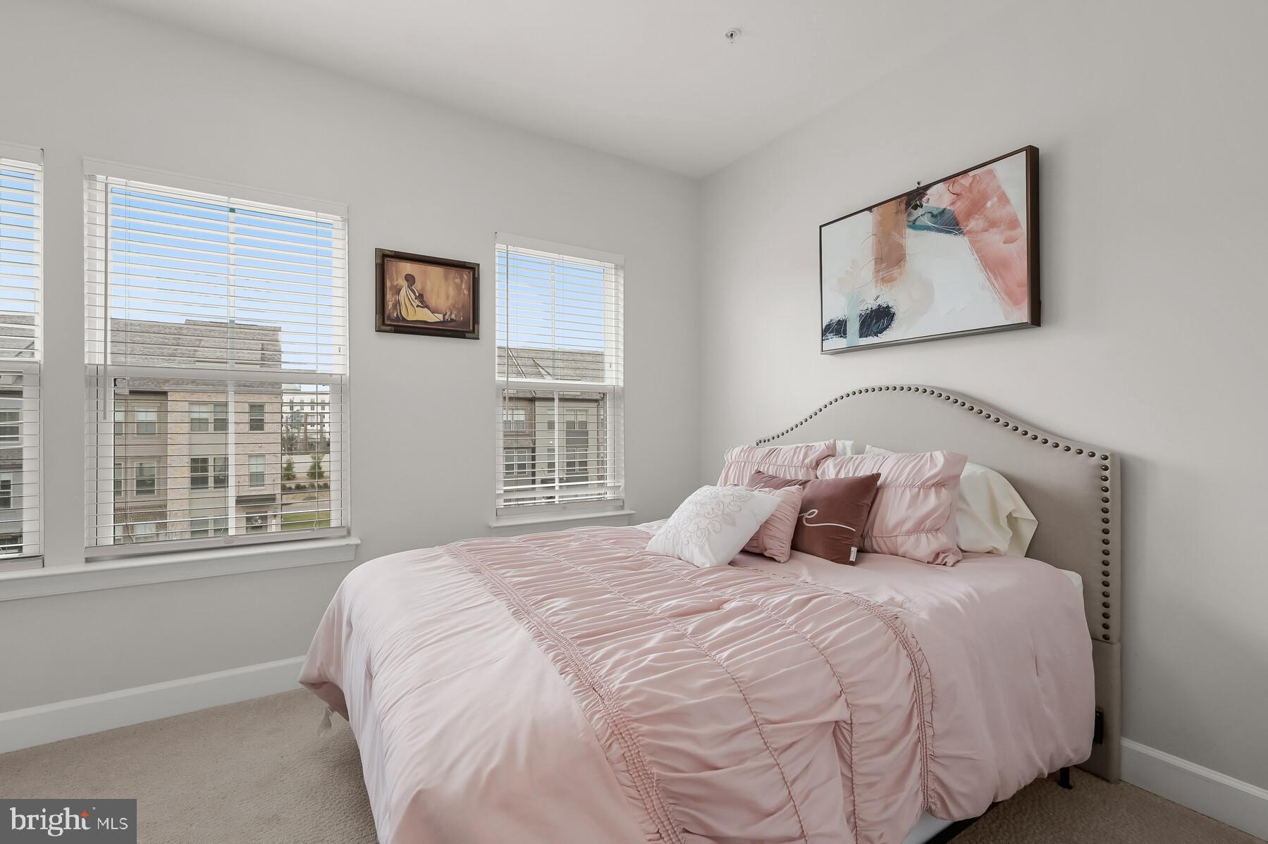 Listing images