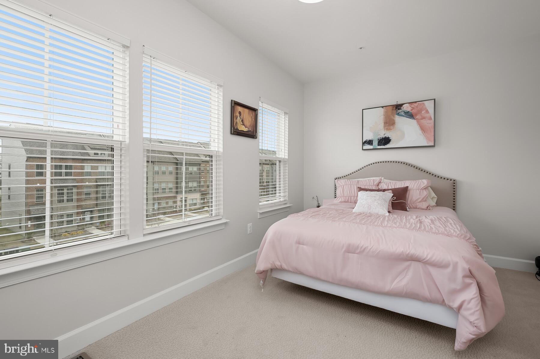 Listing images