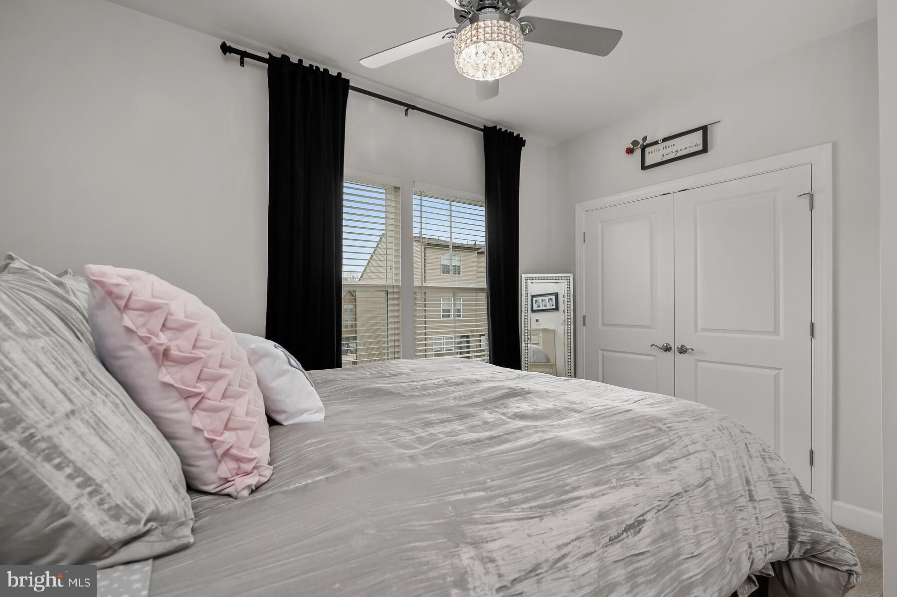 Listing images
