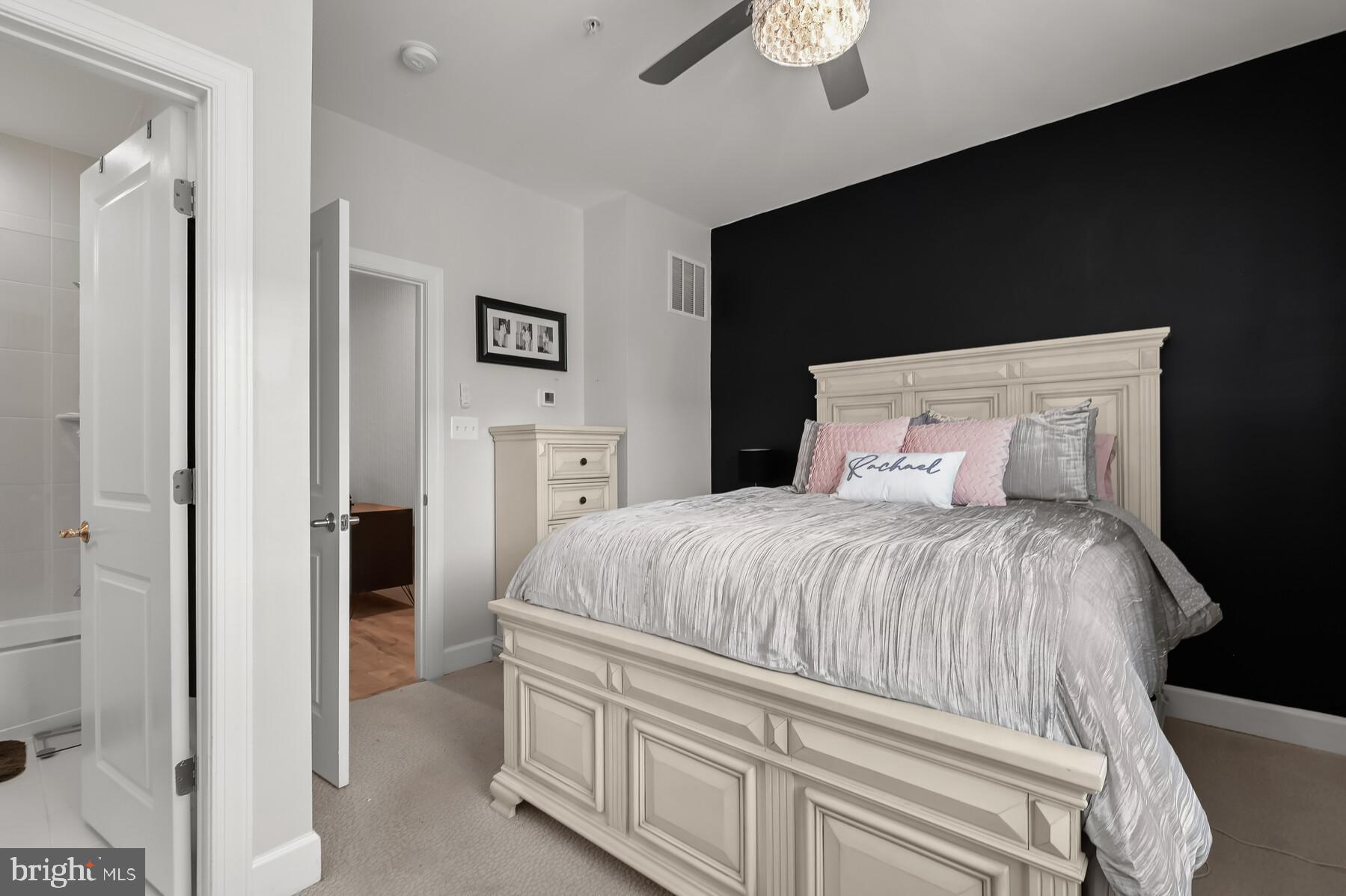 Listing images