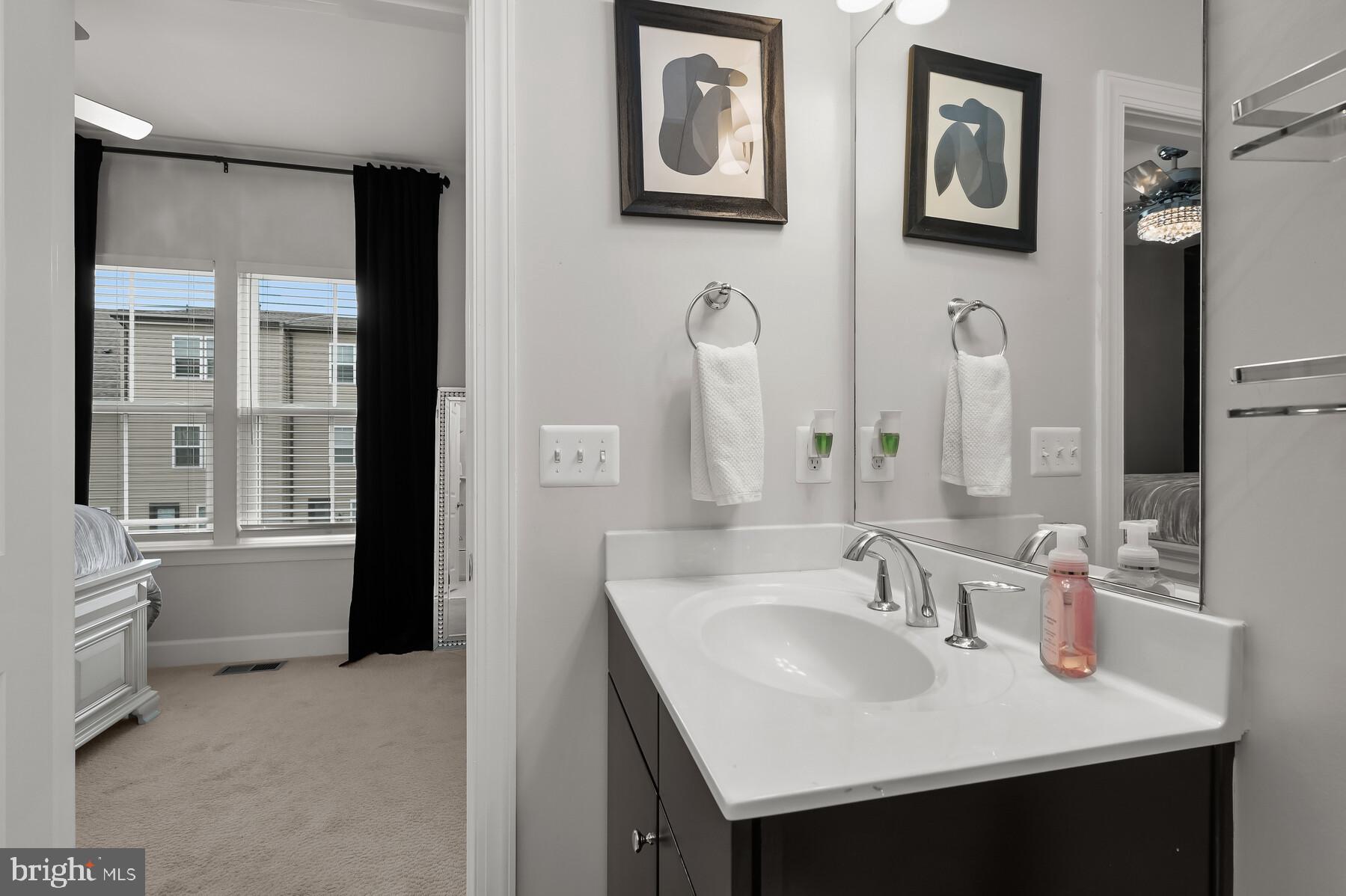 Listing images