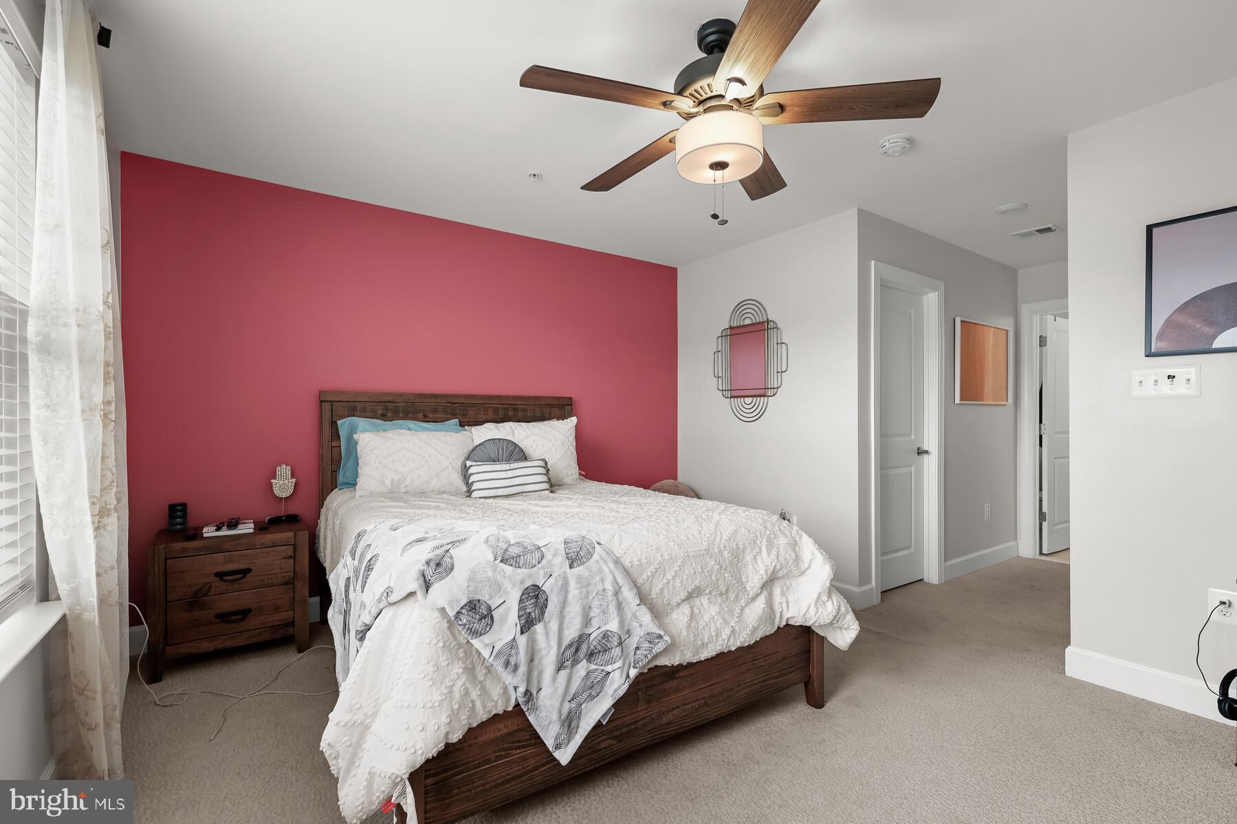 Listing images