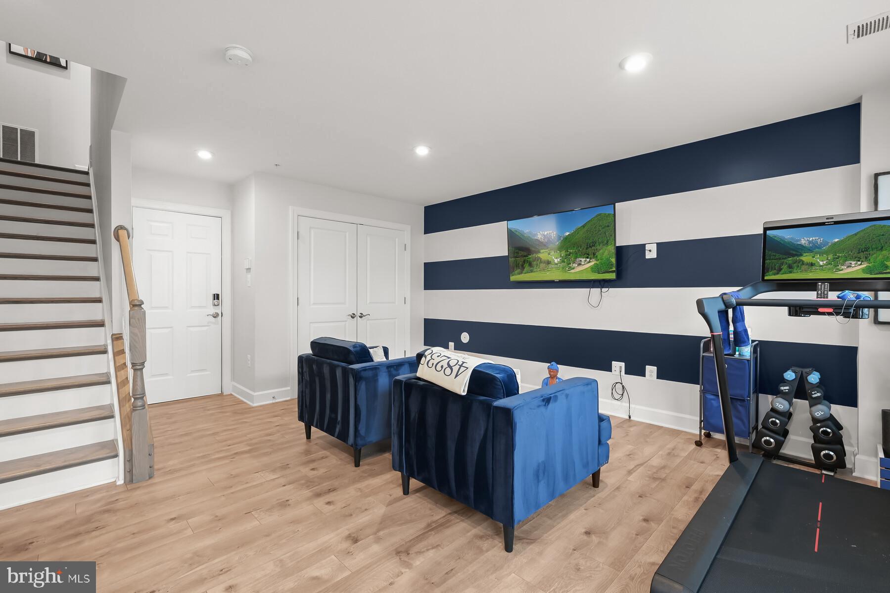Listing images