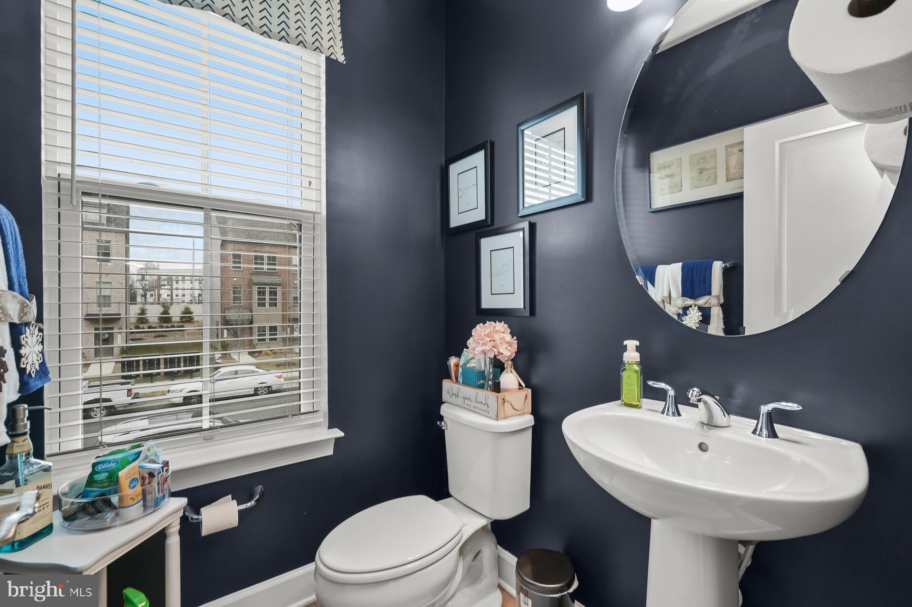 Listing images
