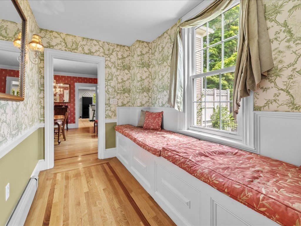 Listing images