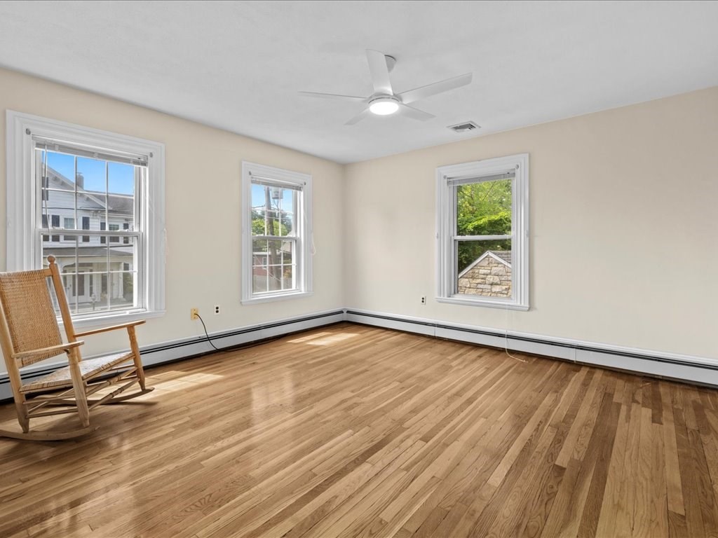Listing images
