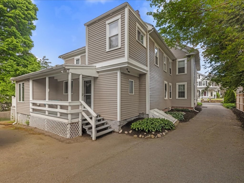 Listing images