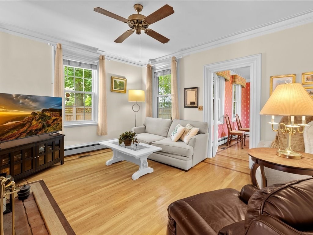 Listing images