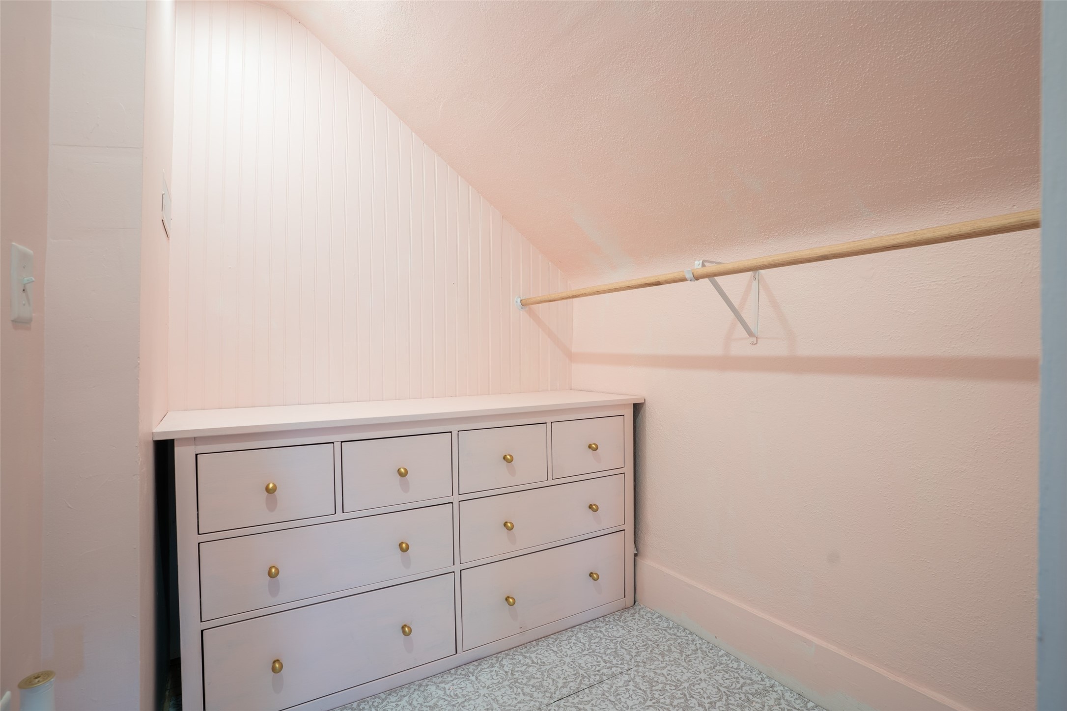 Listing images