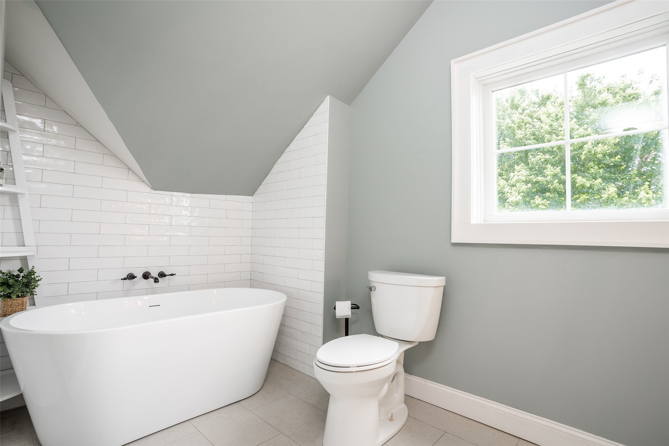 Listing images