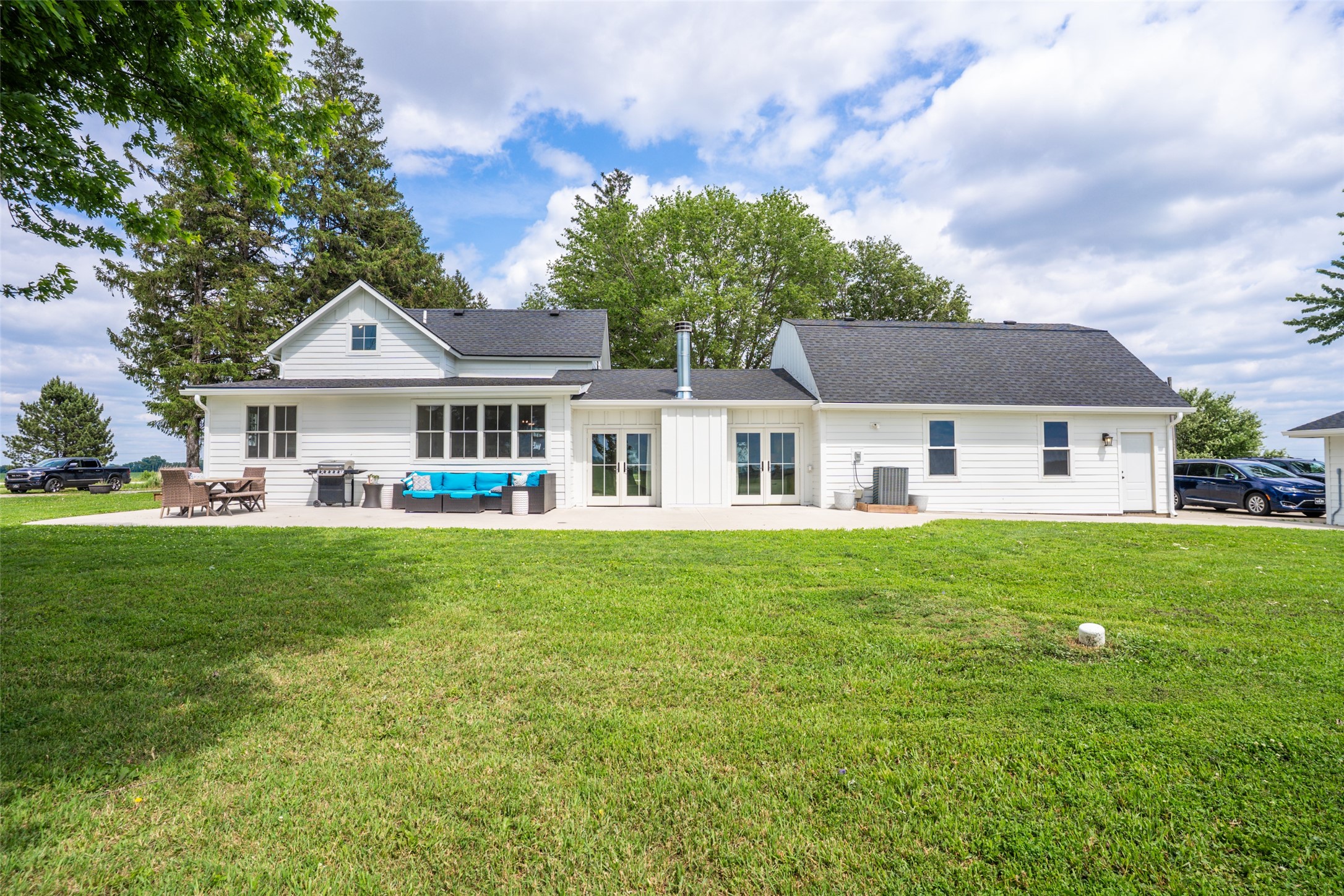 Listing images