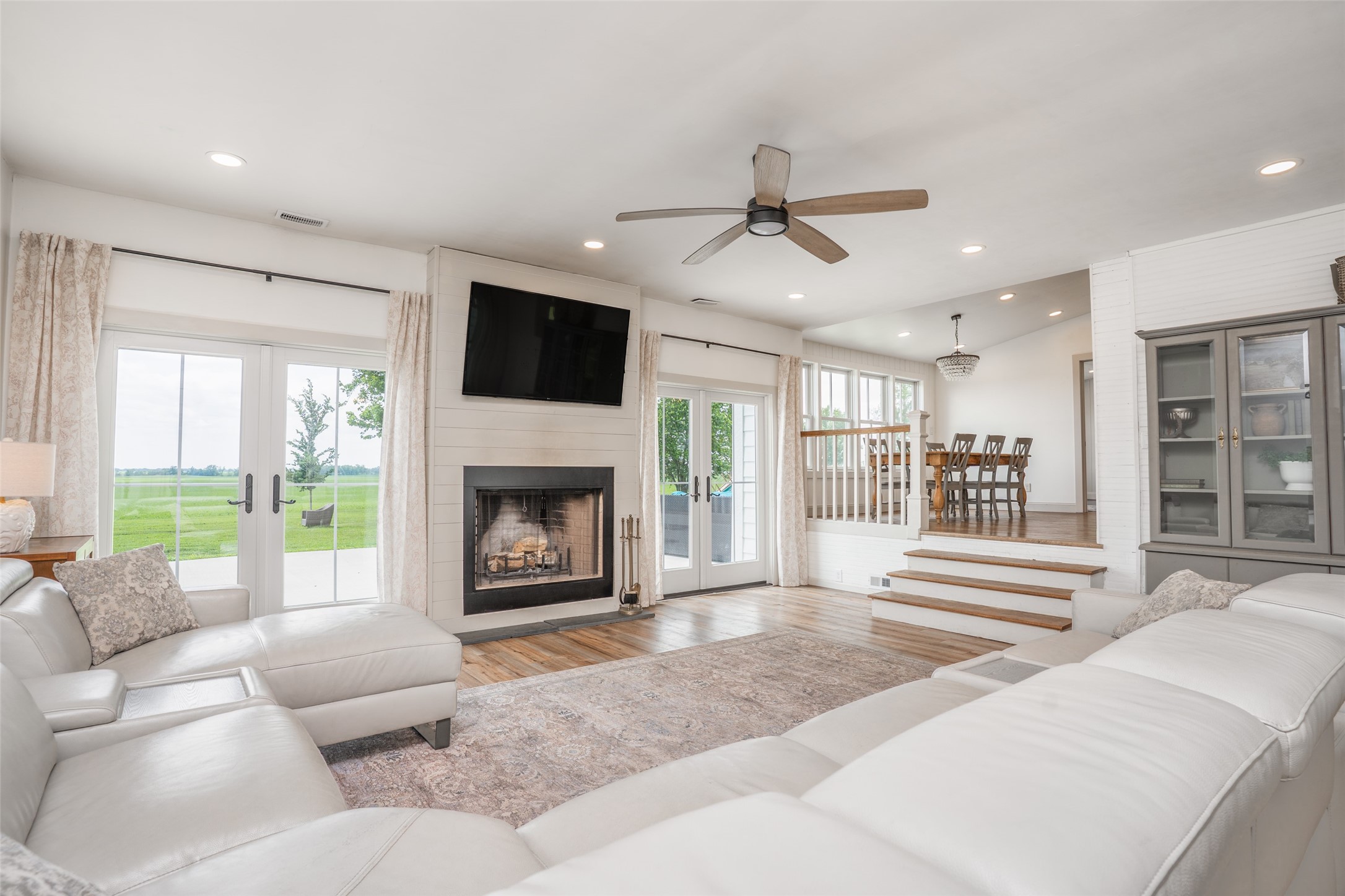 Listing images