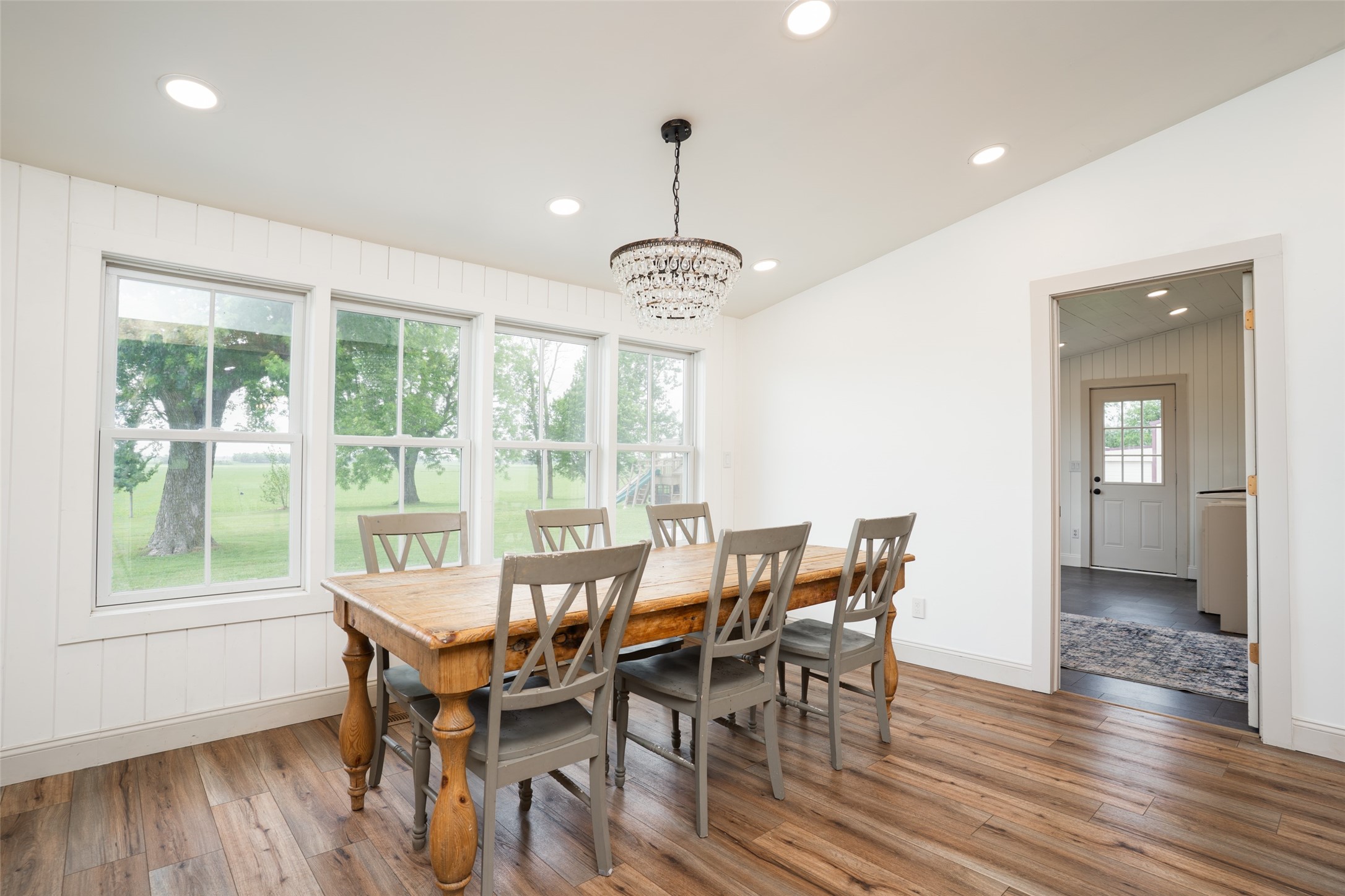 Listing images