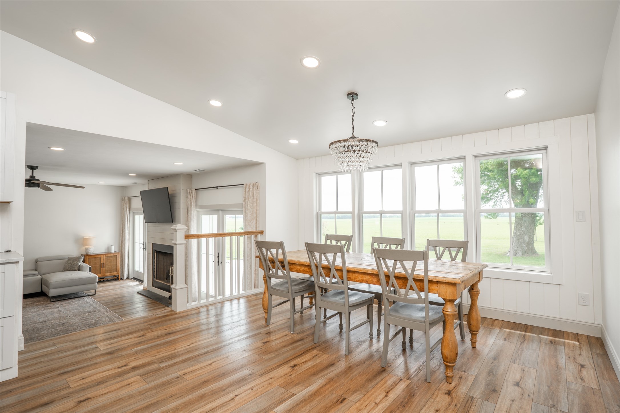 Listing images