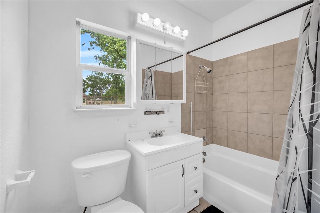 Listing images