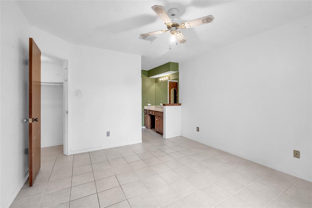 Listing images