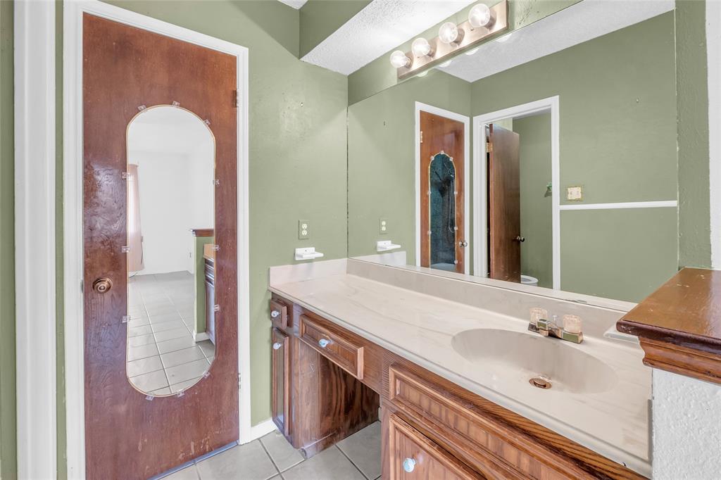 Listing images