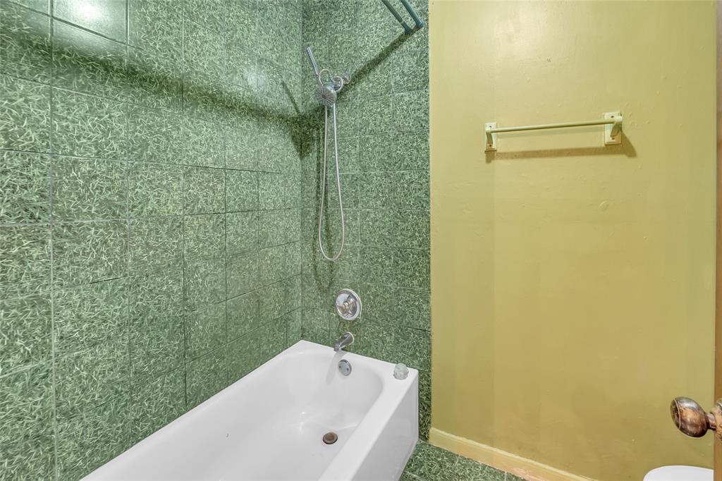 Listing images