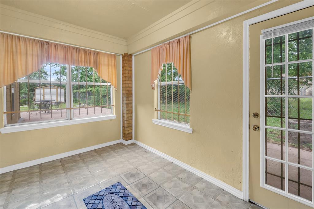 Listing images