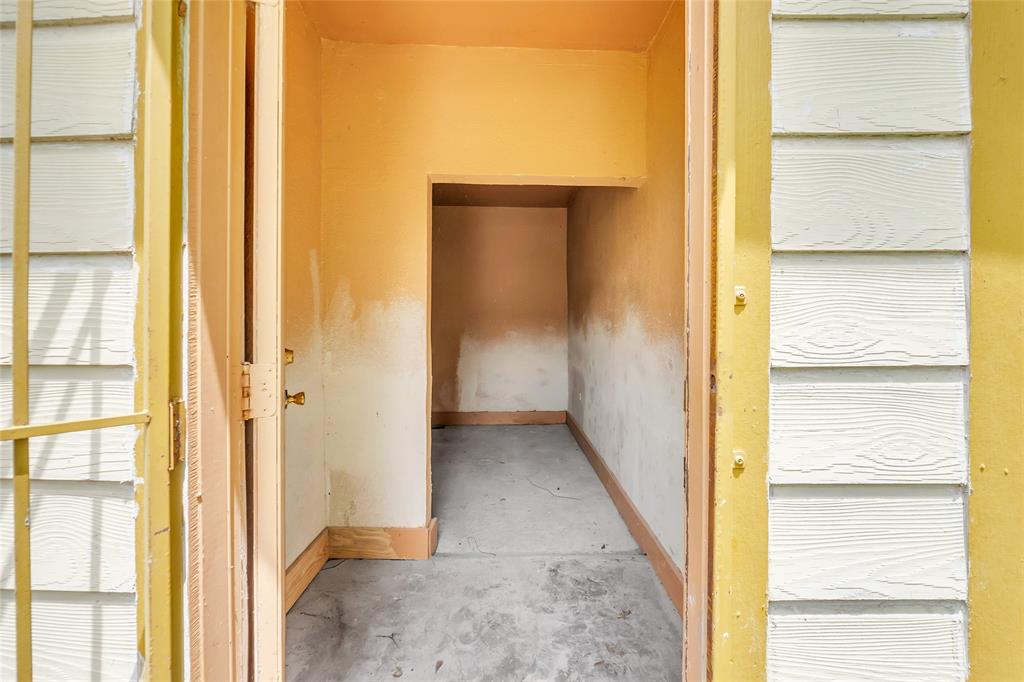 Listing images