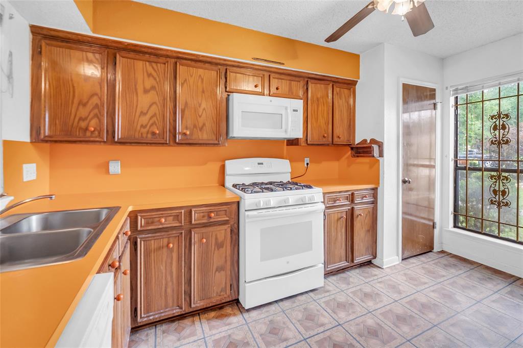 Listing images
