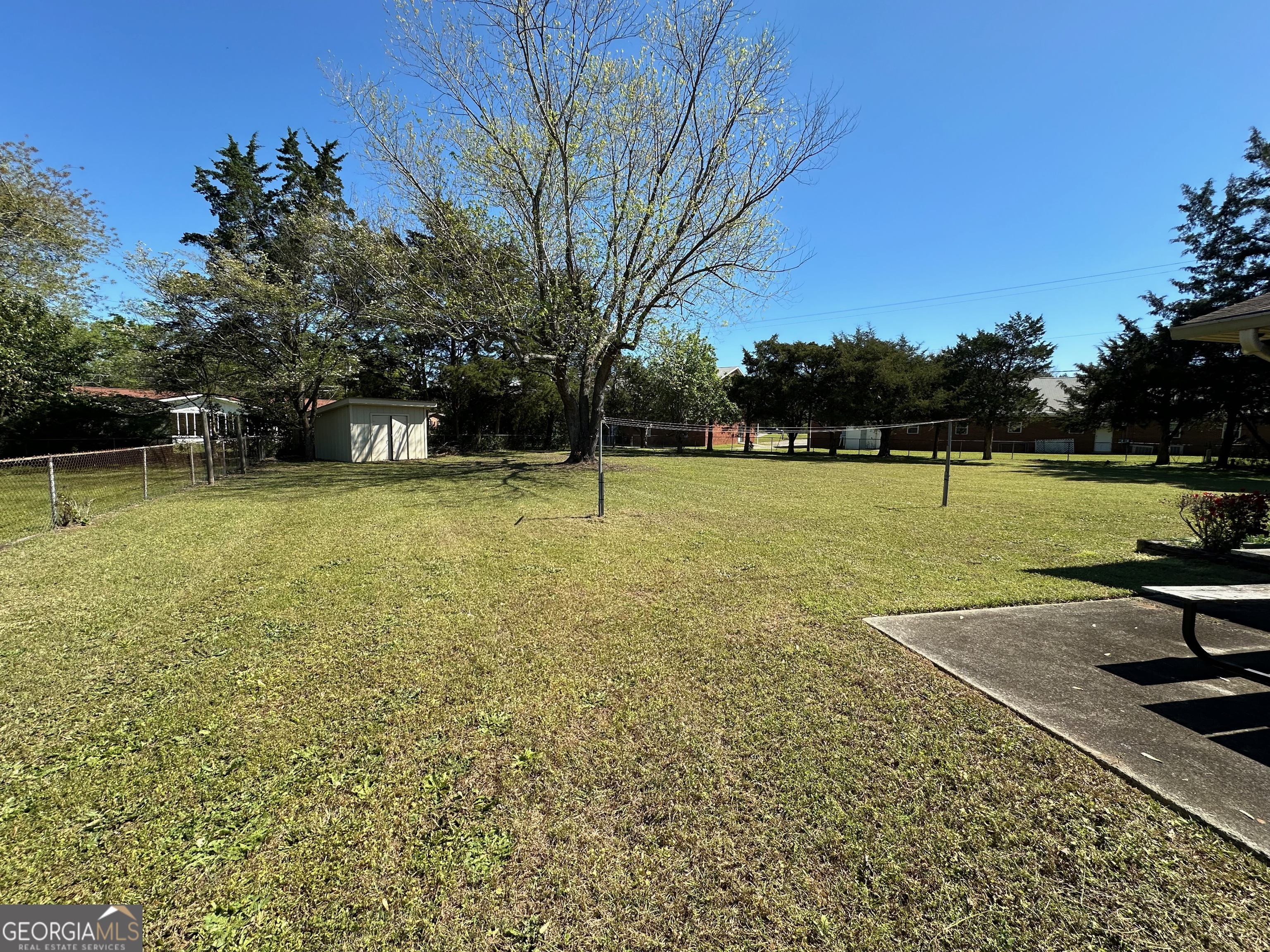 Listing images