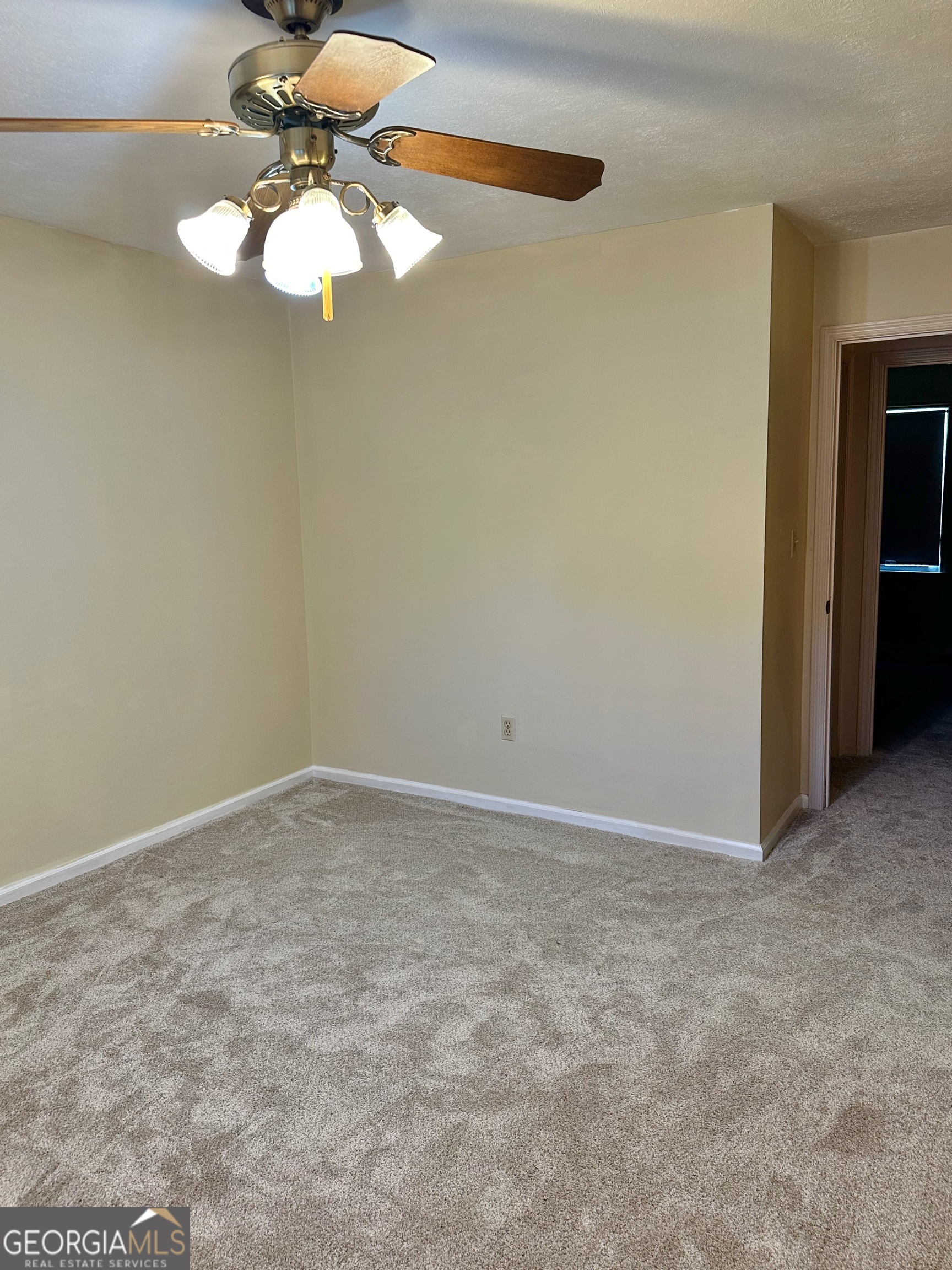 Listing images