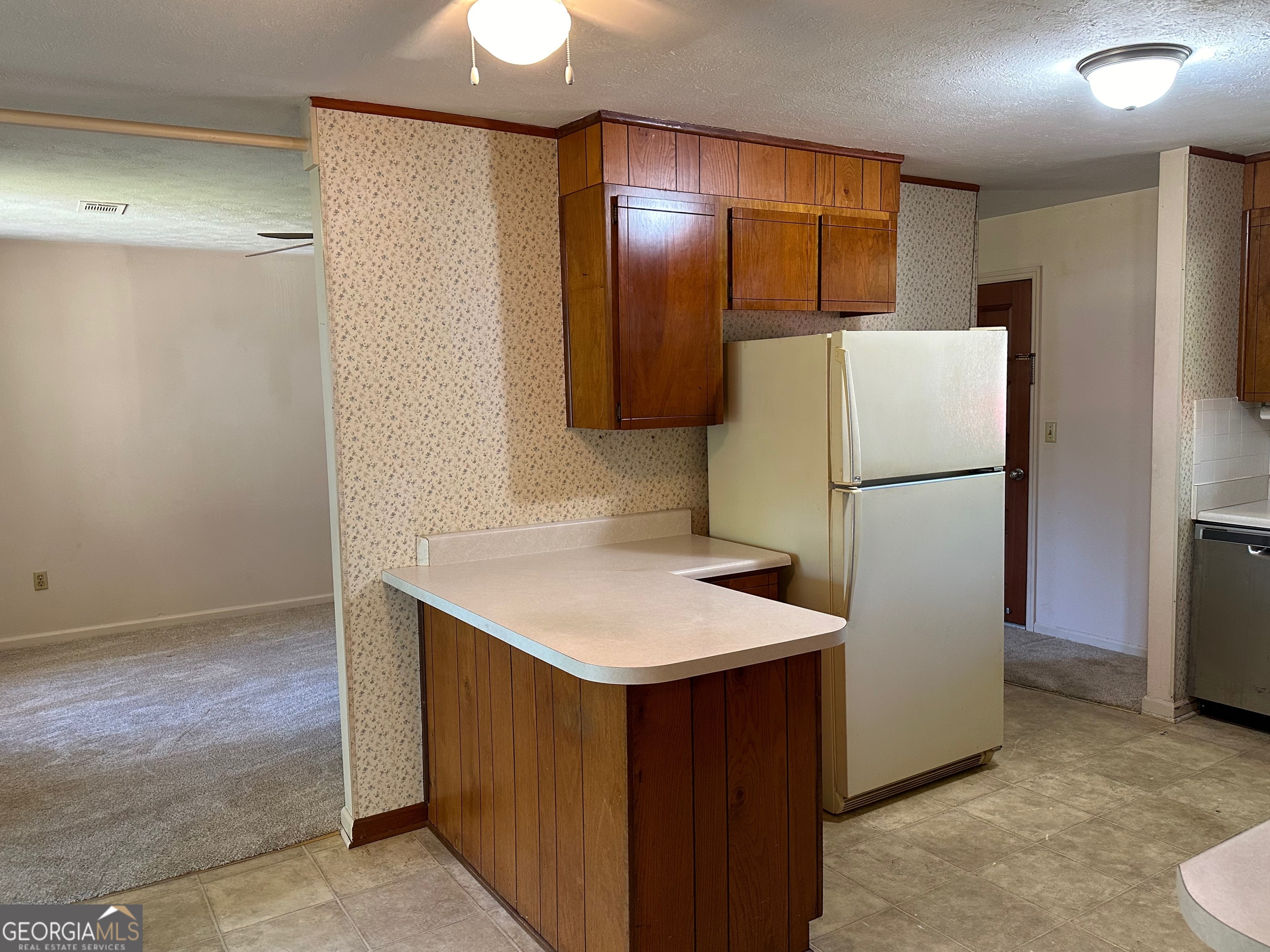 Listing images
