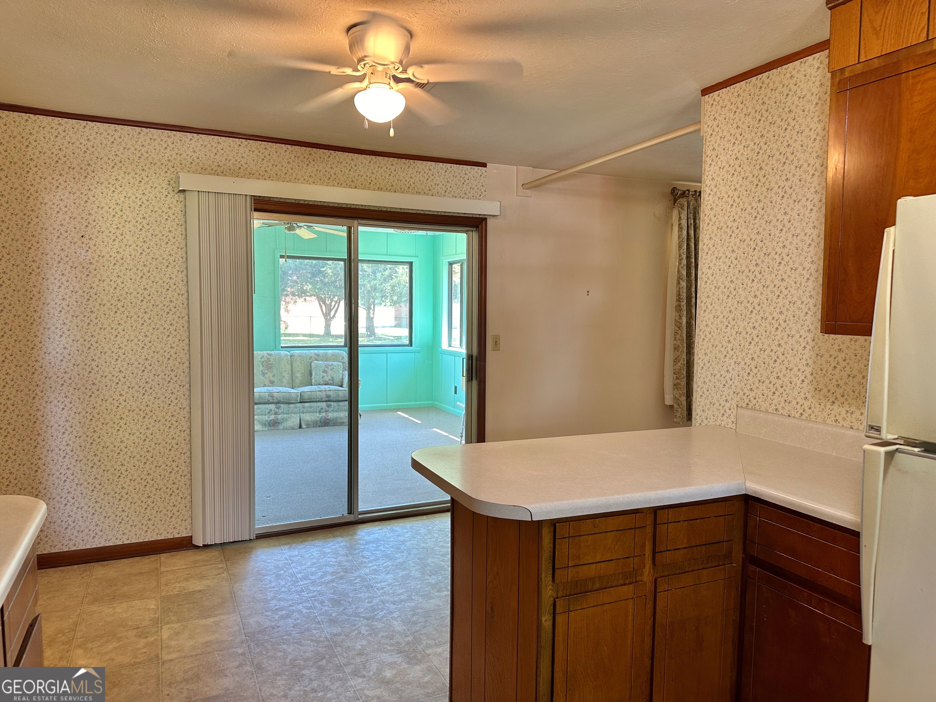 Listing images