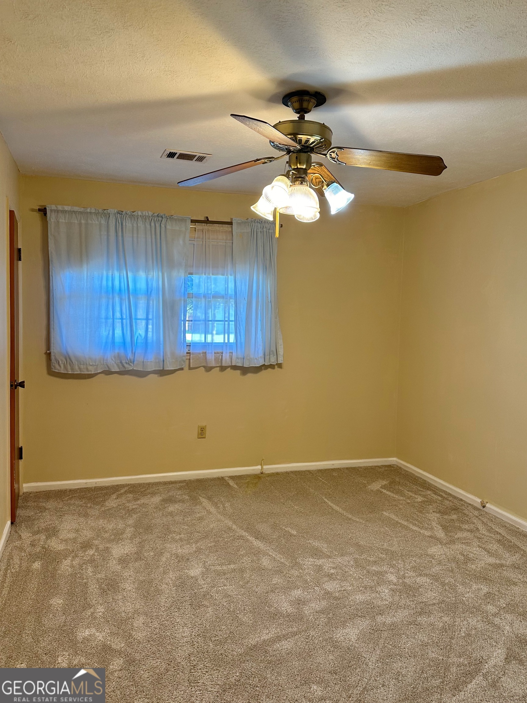 Listing images