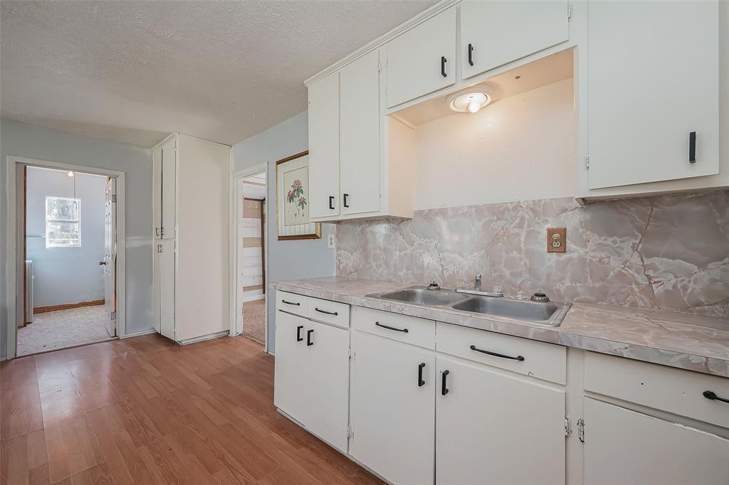 Listing images