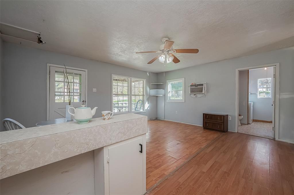 Listing images