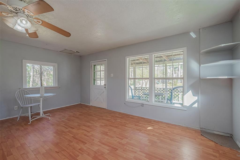 Listing images