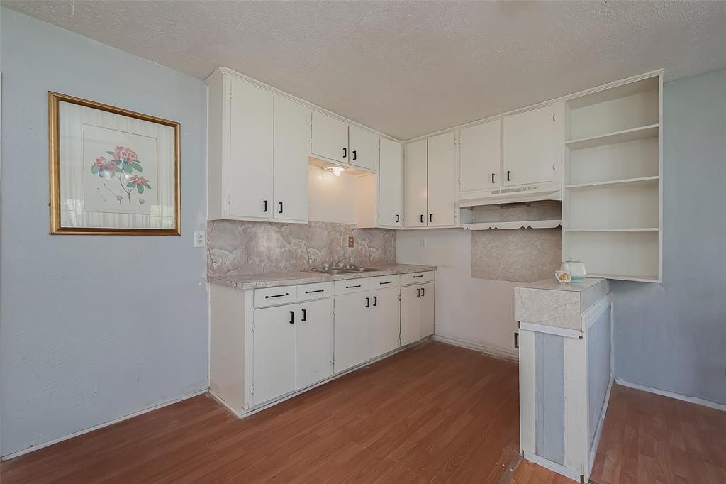 Listing images