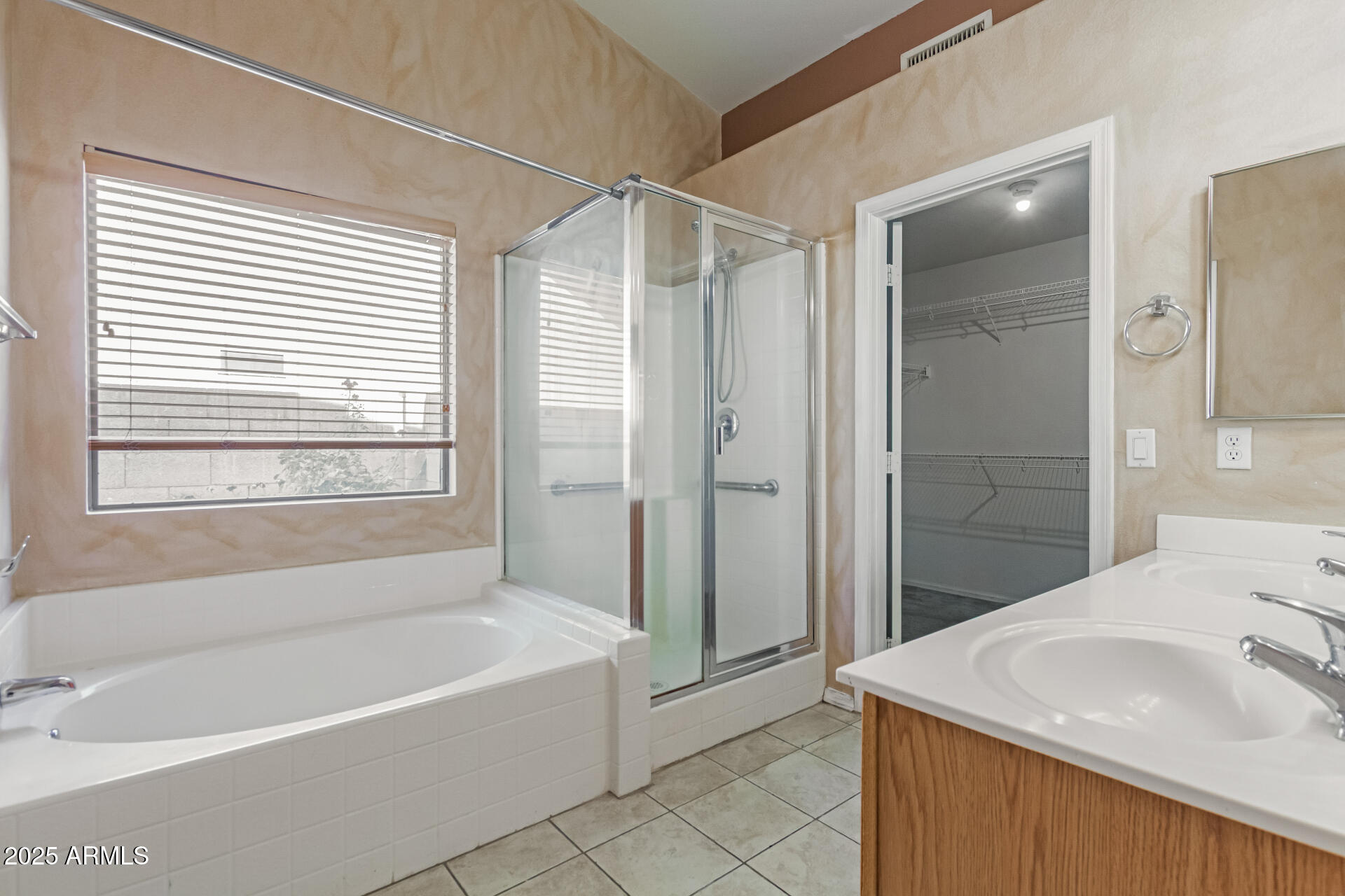 Listing images