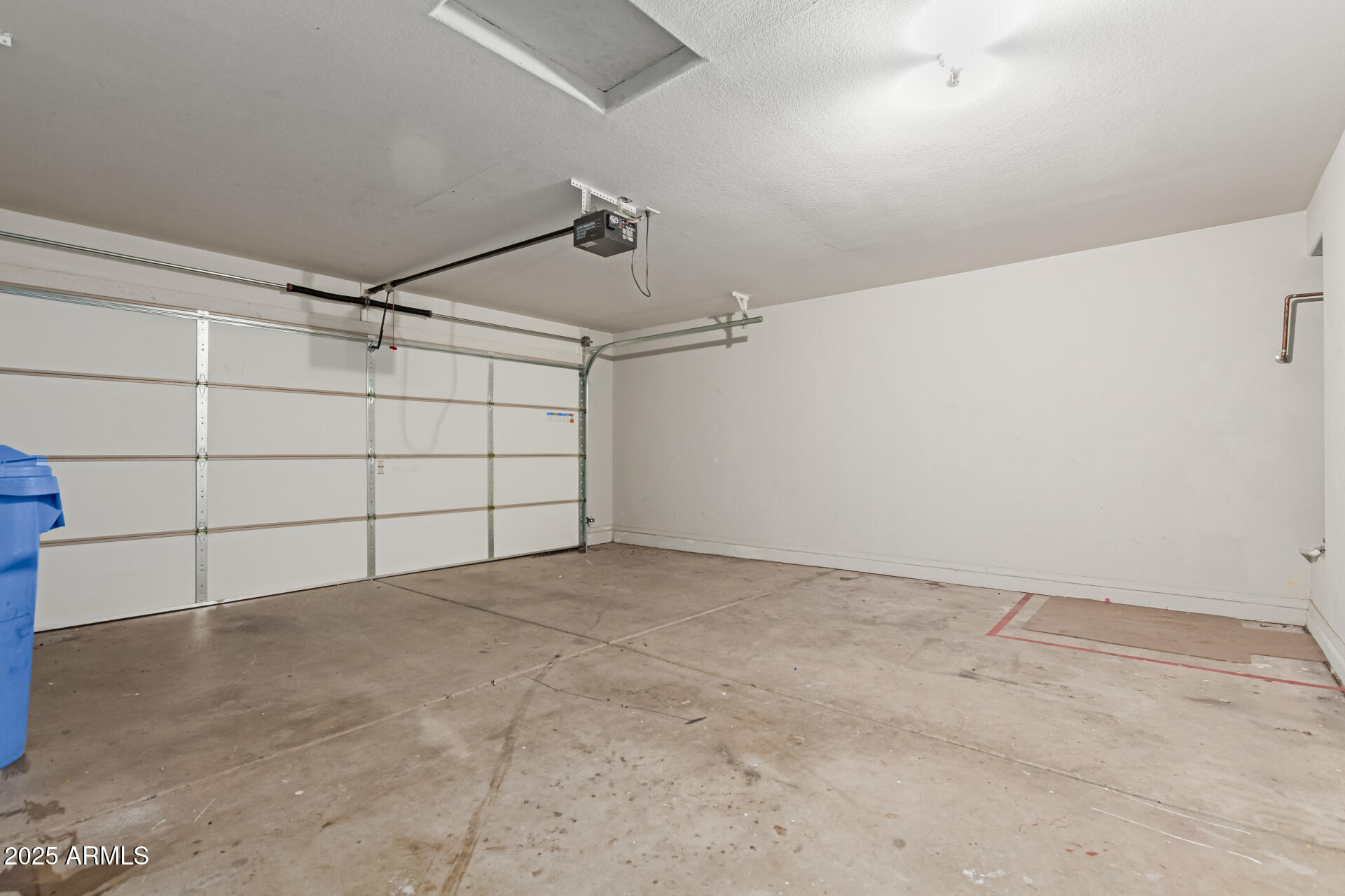 Listing images