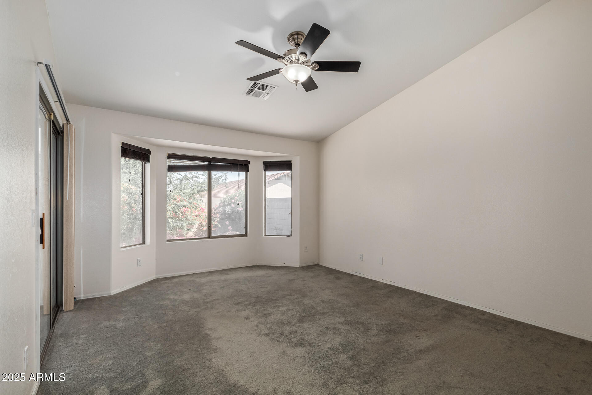Listing images