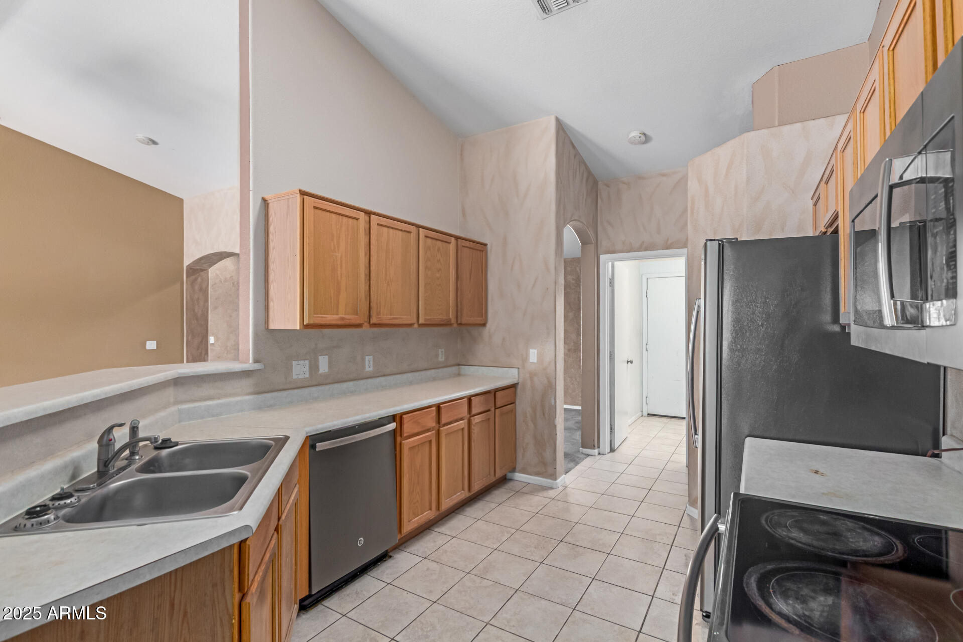Listing images