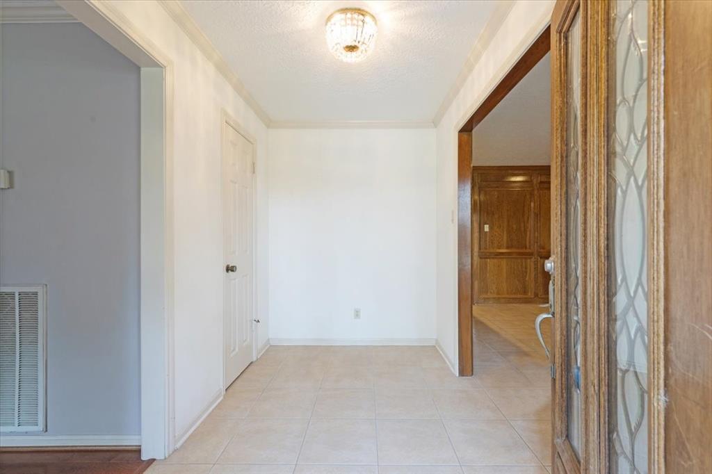Listing images