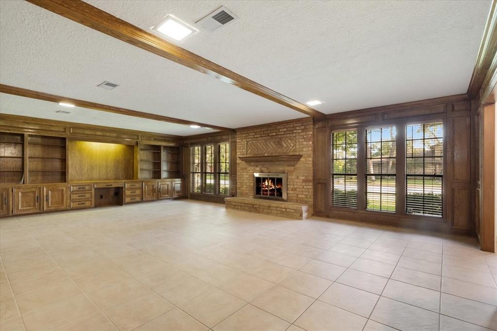 Listing images
