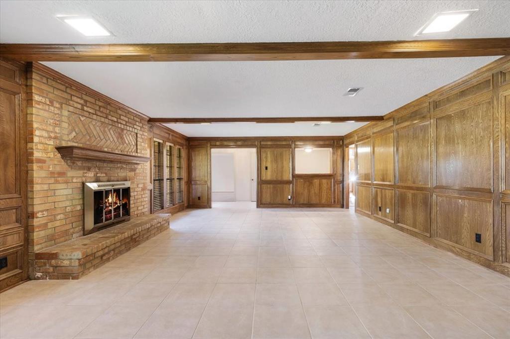 Listing images