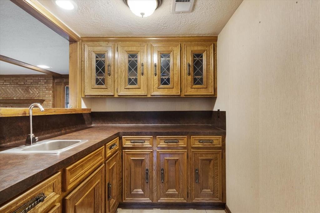 Listing images