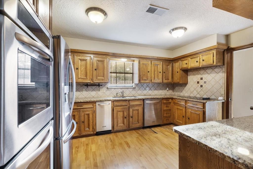 Listing images