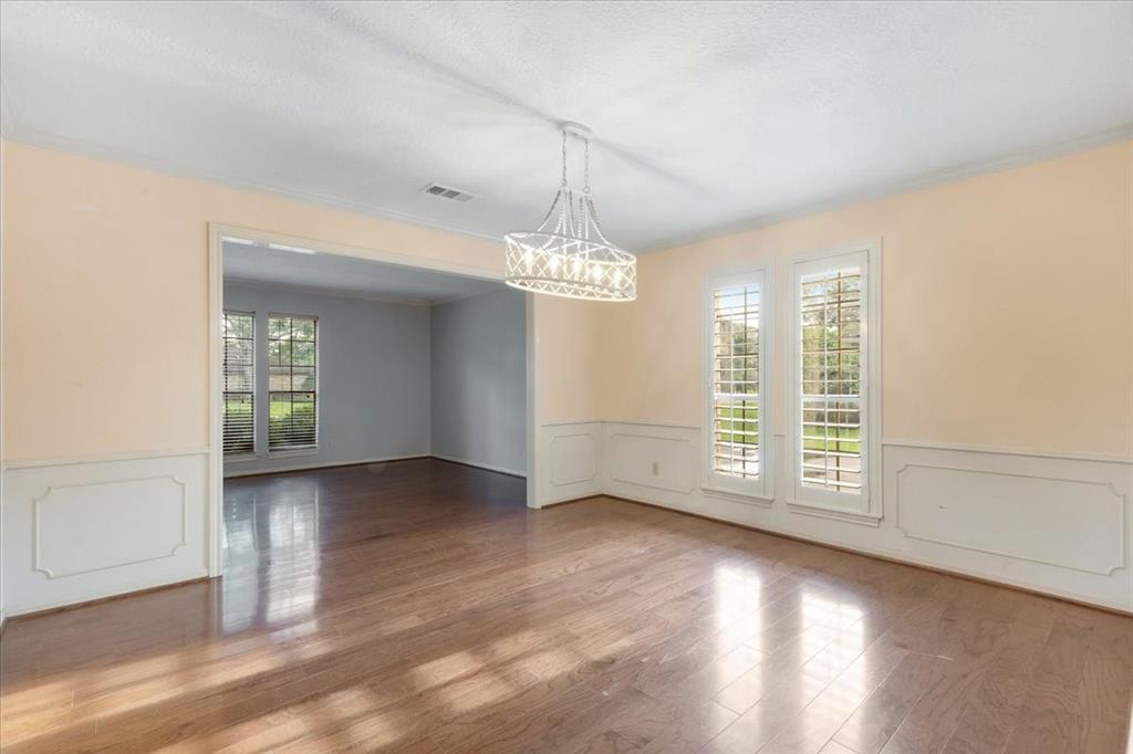 Listing images