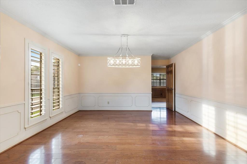 Listing images