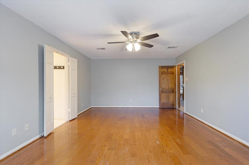 Listing images